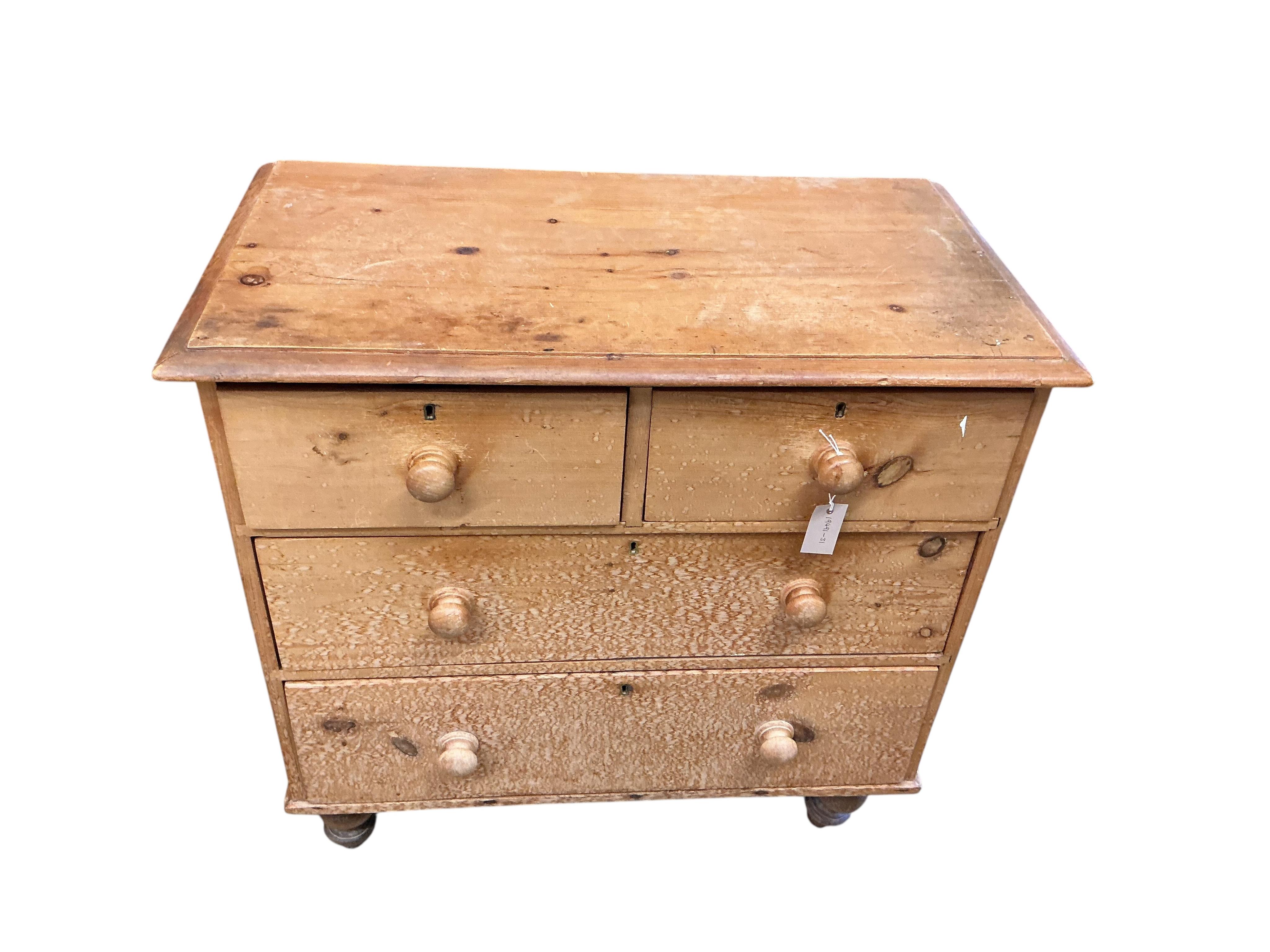 A small Victorian pine chest of drawers, width 86cm, depth 46cm, height 83cm